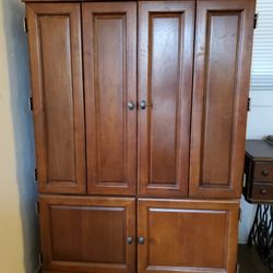FREE TV, Wood Entertainment Center 4 Pieces