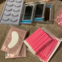 Eyelash Kit.   
