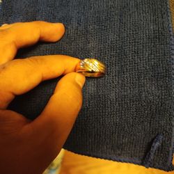 14k Gold Ring. With 5 Small Diamonds. Asking 650$. Or Best Offer!!.. Real & Authentic 