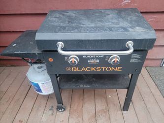 Blackstone w/propane tanks