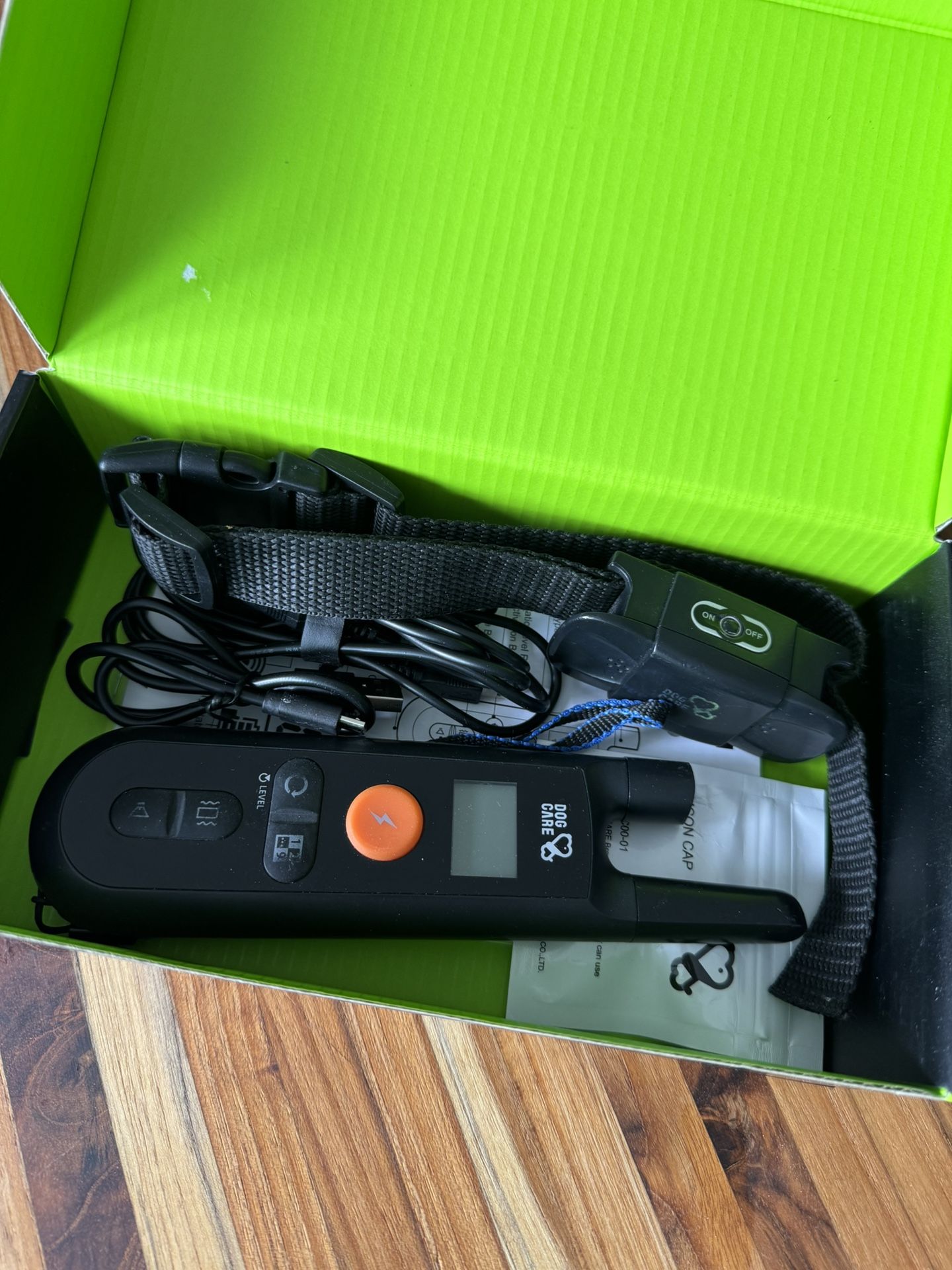 DOG TRAINING TRAINER COLLAR AND REMOTE
