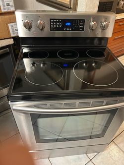 Samsung electric stove range 30”