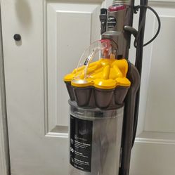 Dyson DC33 Multi Floor upright vacuum cleaner. 