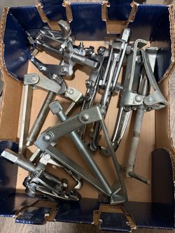 Gear pullers assortment