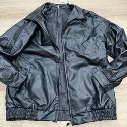 Woman’s Oversized Faux Leather Jacket Biker Boyfriend Bomber Lightweight Size Medium 