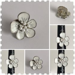 PRETTY WOMENS STRETCH RING RING 8-12 ESTATE FIND JEWELRY VINTAGE TO FASHION  EXCELLENT CONDITION  