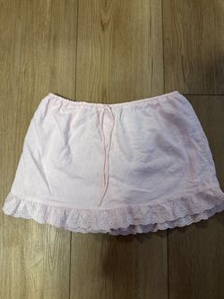 Mini lace skirt