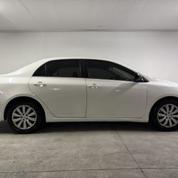 2013 Toyota Corolla Le Low Miles