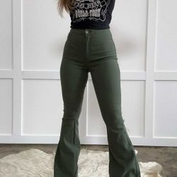 New Women's Jeans Size XL/2X Also Available In Black 