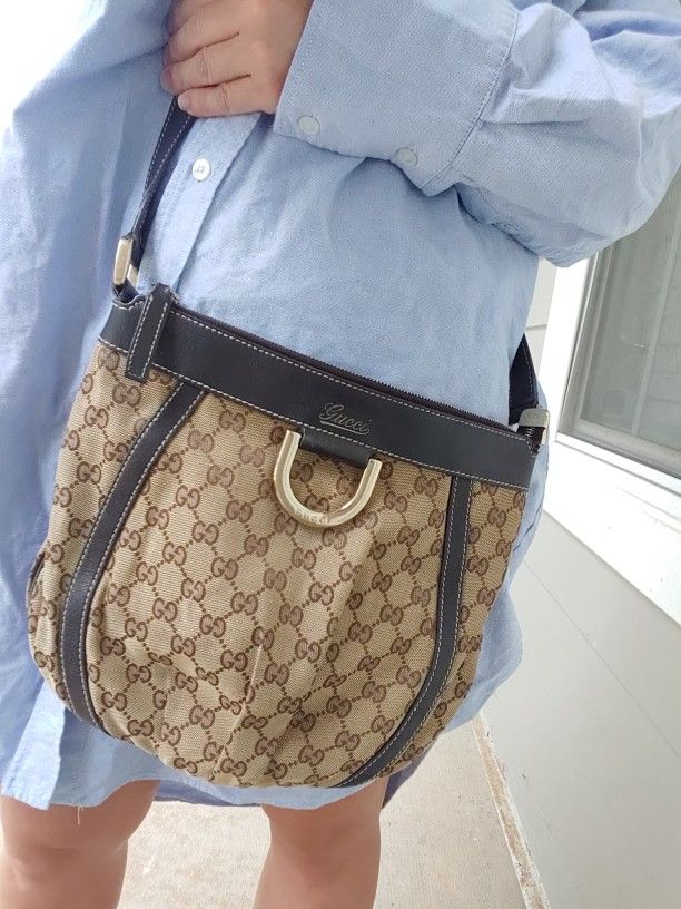 Authentic Gucci GG Monogram Supreme Abbey D ring Messenger Crossbody Bag