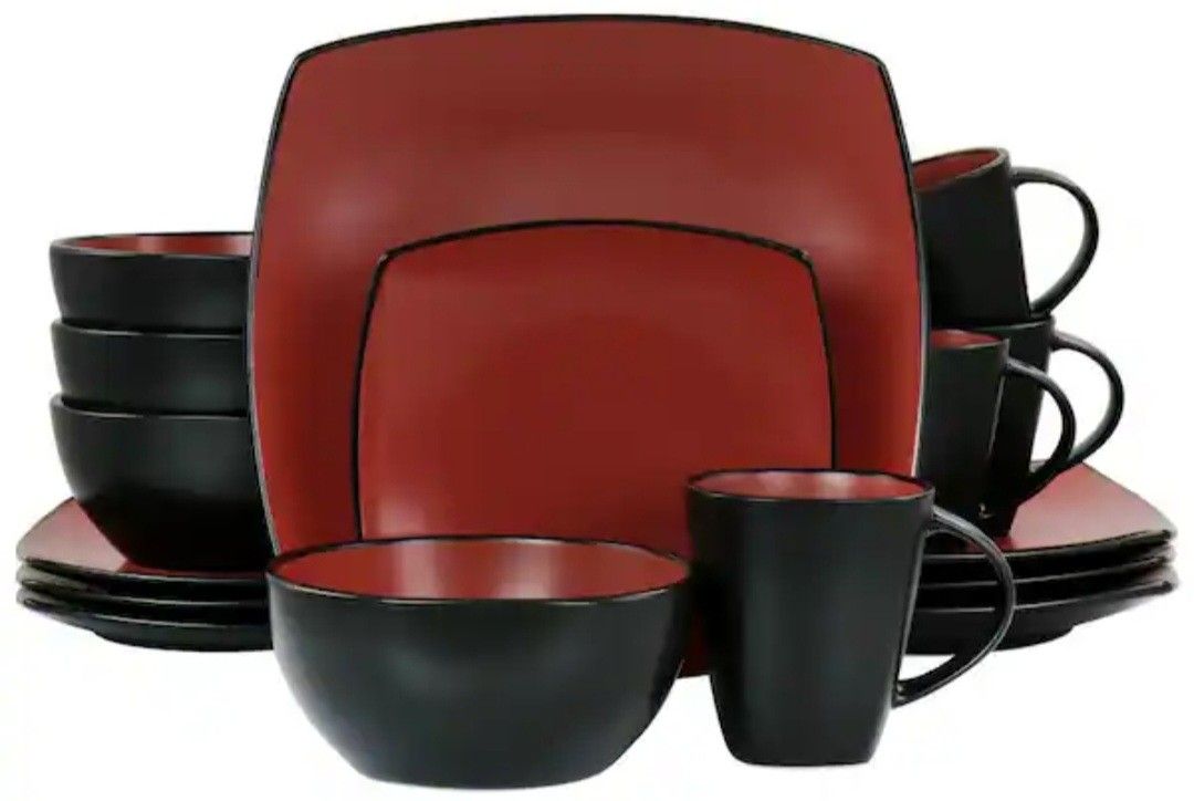 32~PIECE RED GIBSON SOHO LOUNGE SQUARE DINNERWARE