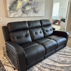 Luxurious Black Reclining Sofa