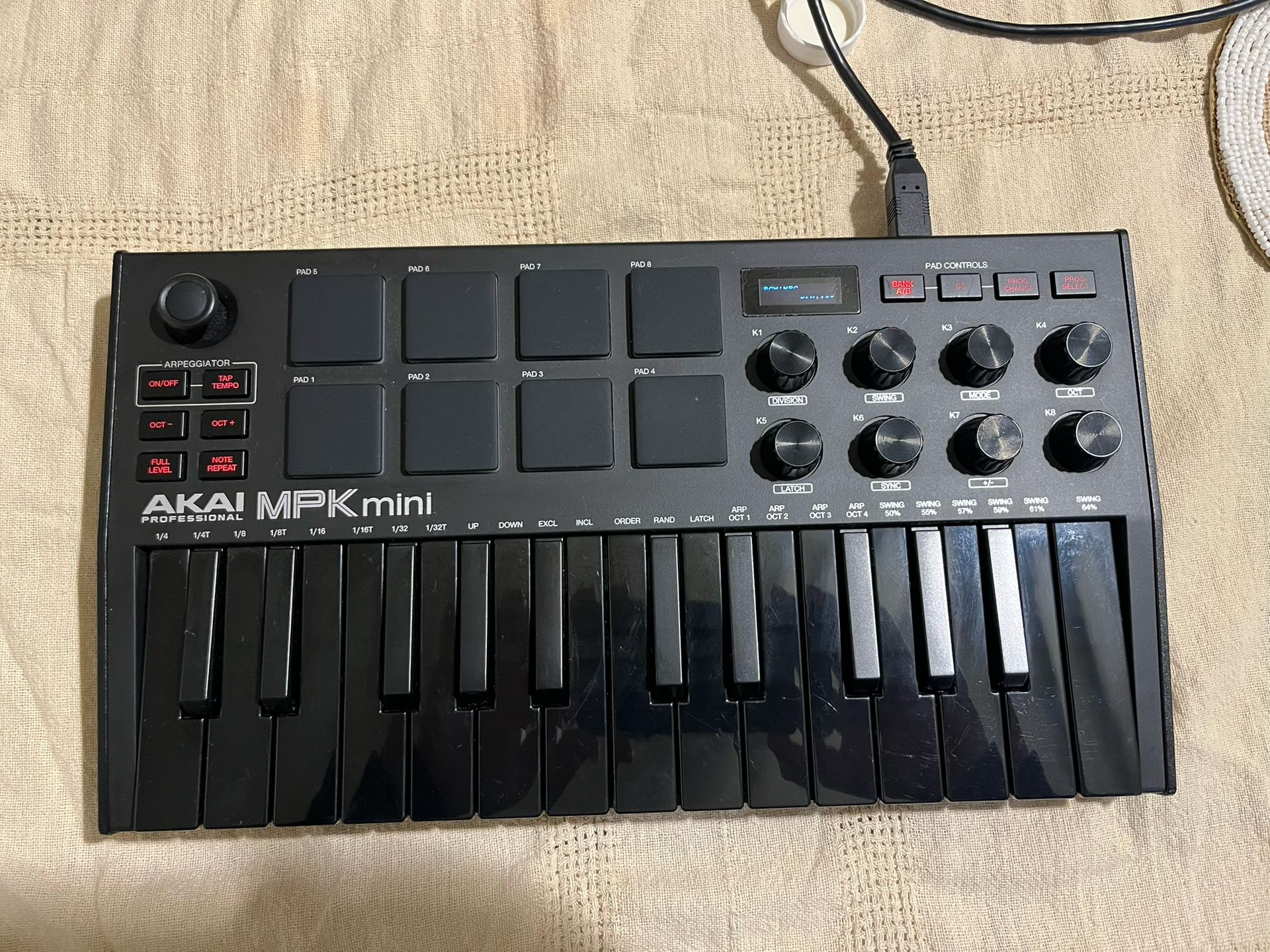 AKAI mpk mini midi
