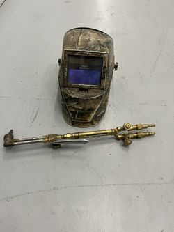  Lincoln Electric VIKING™ 3350 ADV Mossy Oak® Country DNA® Welding Helmet, model K5423-5. 