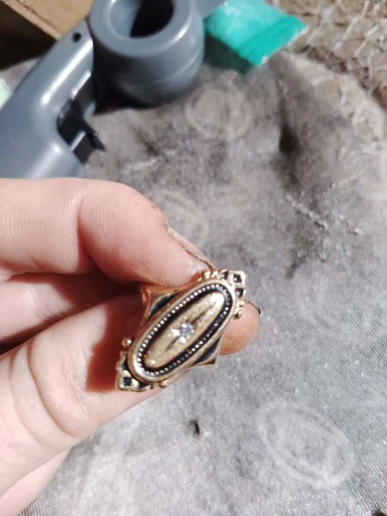 Vintage Avon Kensington Ring 