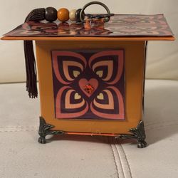 Retro Love Hearts Gift Box