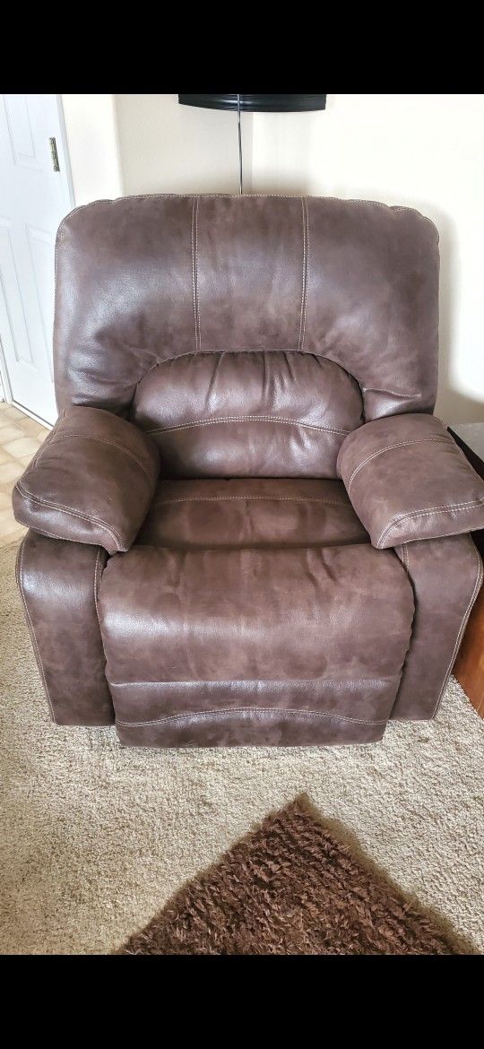 Like NEW Suede Recliner