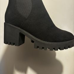 Womens Black boots