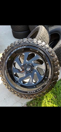 22” fuel rims on 33s