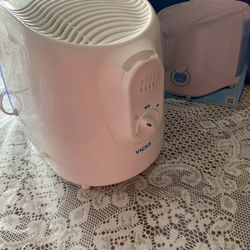 Vicks Cool Mist Humidifier