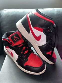Nike Aid Jordan mid size 6Y