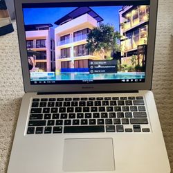 Apple MacBook Pro 13” - mscOS Ver. 15.5 Sequoia 