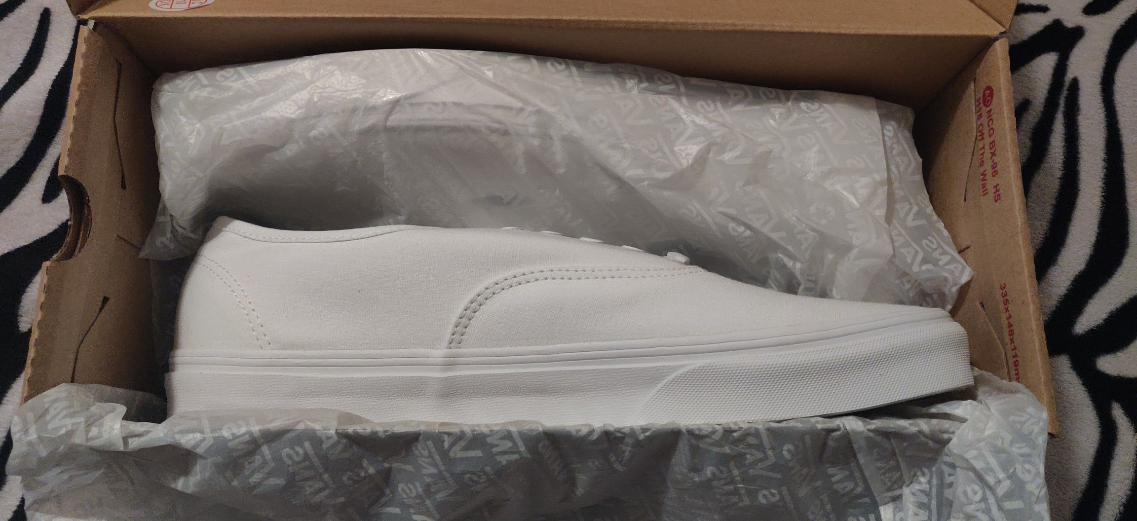 TRUE WHITE VANS SIZE 12