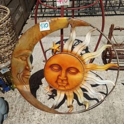 METAL SUN AND MOON PATIO DECOR 