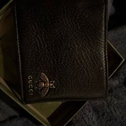 Gucci  Wallet Authentic With Receipt And Box 