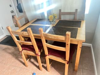 Mesas y sillas