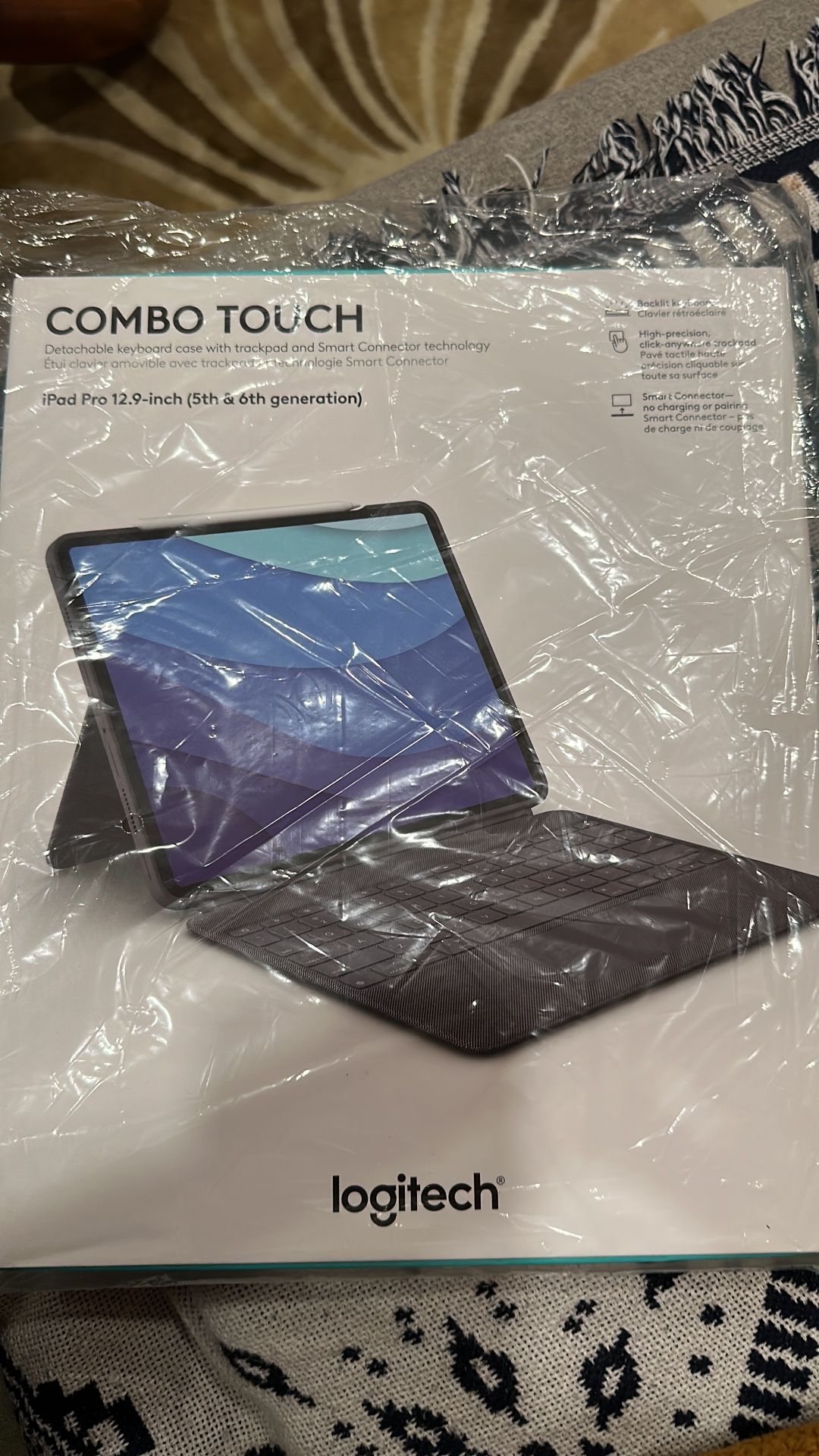 Logitech Combo Touch iPad Pro 12.9-inch (5th, 6th gen) 