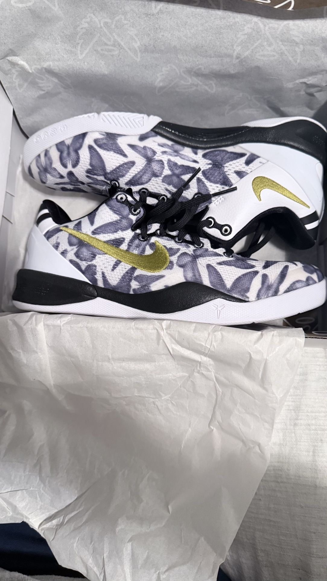 Kobe 8 Gigi Mambacita Size 5.5Y