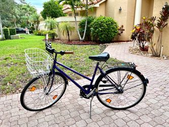 Bike by KALKHOFF German touring recreational bicycle with a nice basket!