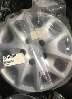 Toyota solara hubcap 2002-2003 like new