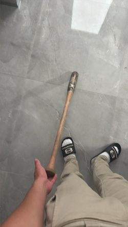 Tuff bats 2019 fungo bat (used for infeild traning,pop ups, etc)