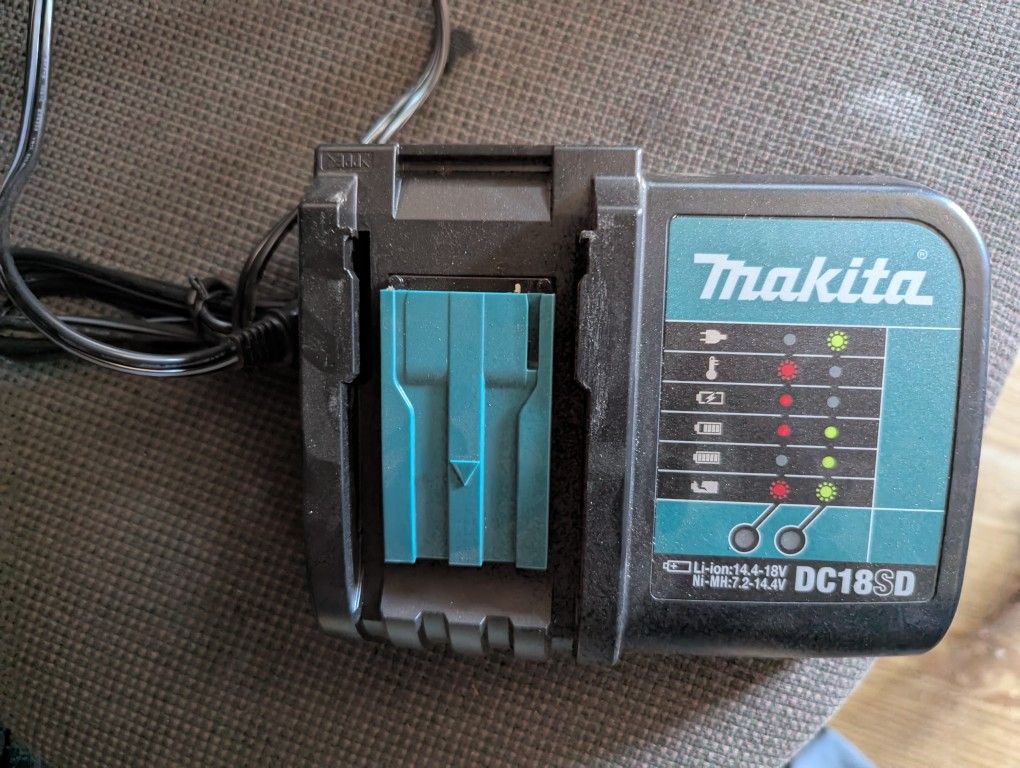 Makita 18 V Rapid Battery Charger 