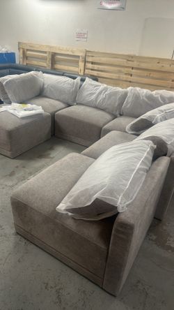 Modular Sectional Sofa with free rug