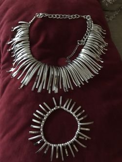 Bib Style necklace and bracelet set