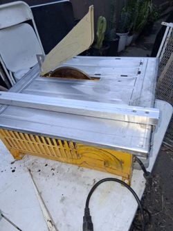 Workforce tile saw.