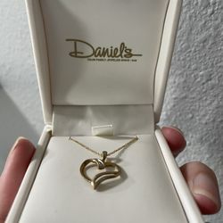 Gold Heart Shaped Diamond Necklace 