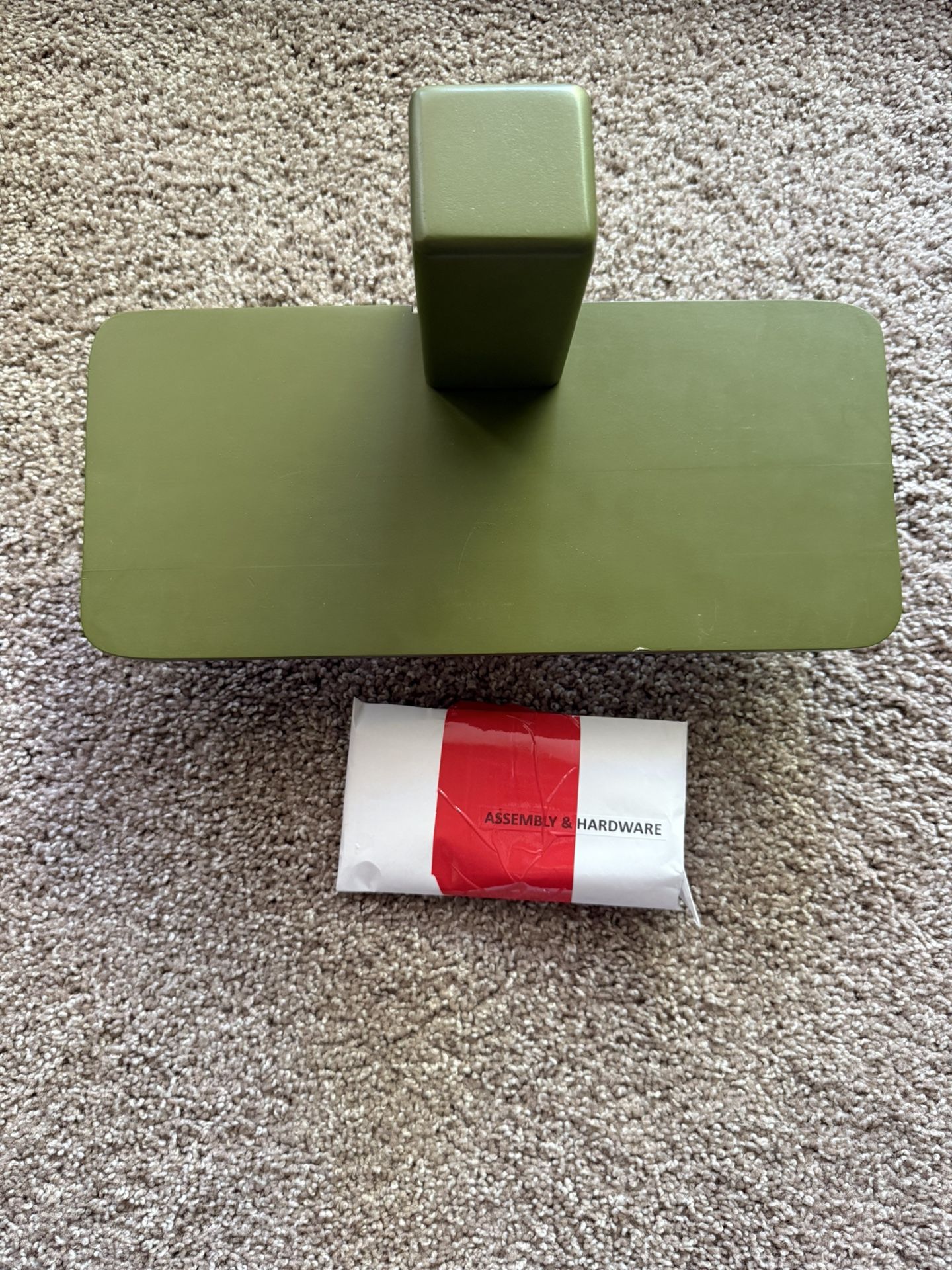 Wooden wall shelf (green)