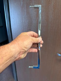 Cabinet hardware
