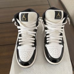 Air Jordan 1 Mid SE