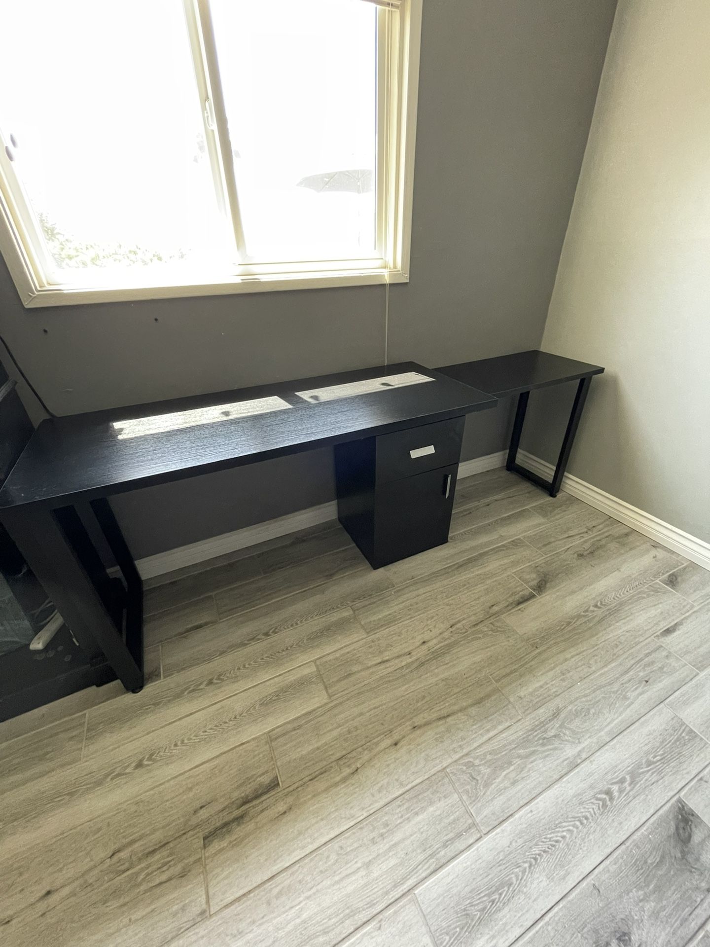 Modular Desk And Rolling Chair