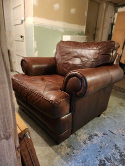 Vintage Brown Leather Club Chair