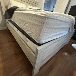 Queen Mattress And Box Spring 
