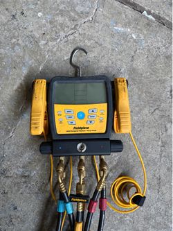 Fieldpiece SM382V 3 port gauges