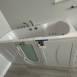 Ellas Bubbles: Big4Two: Walk-In Bath Tub: 24 Hydro- Jets: Micro bubbles
