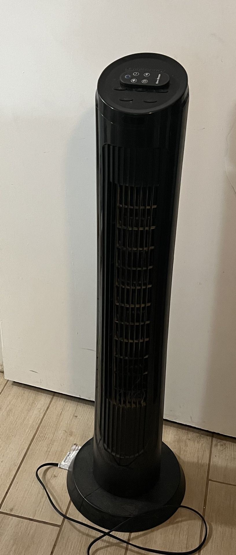 Omni Breeze Tower Fan With Remote