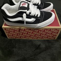 Knu Skool Vans.